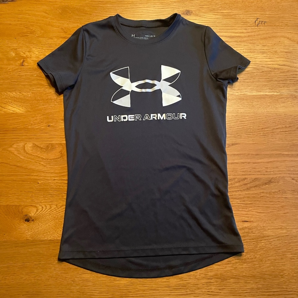 Black Girls Under Armour Tee Size Medium